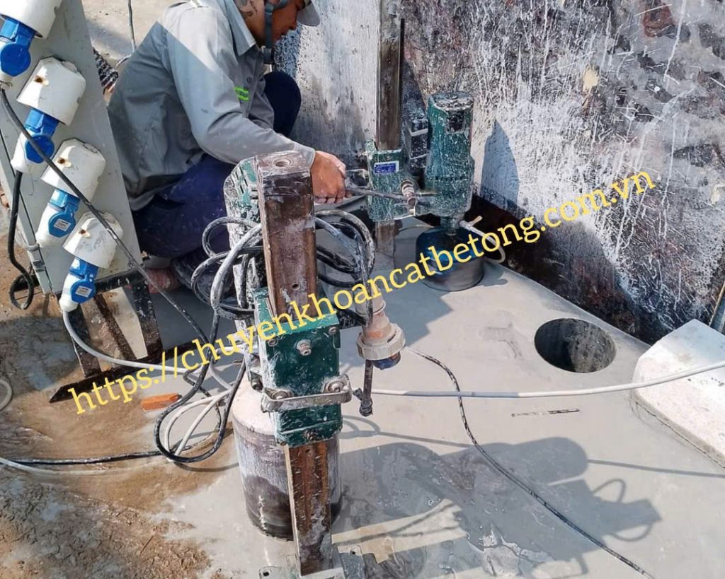 Khoan rút lõi bê tông tại quận 10 uy tín